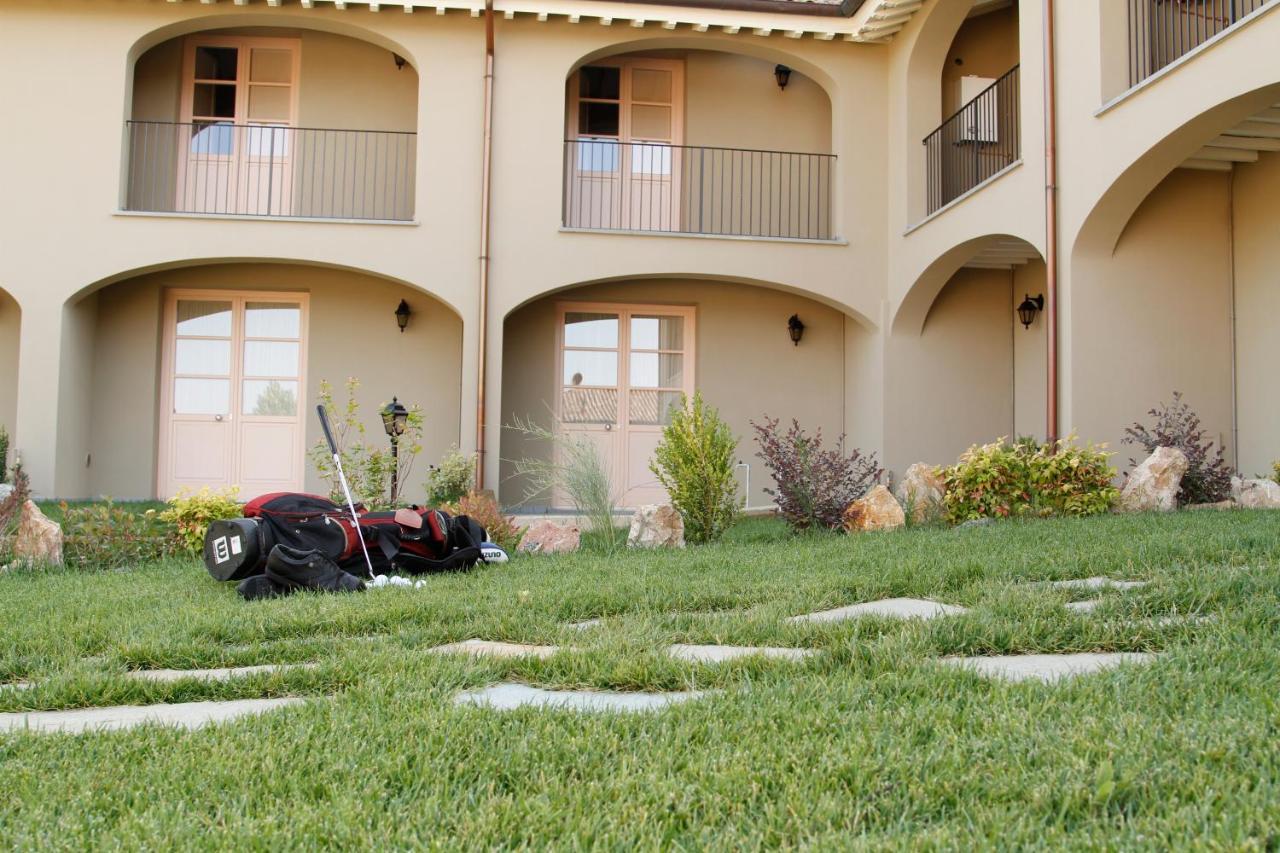 Apartamento Le Residenze Chianni Exterior foto