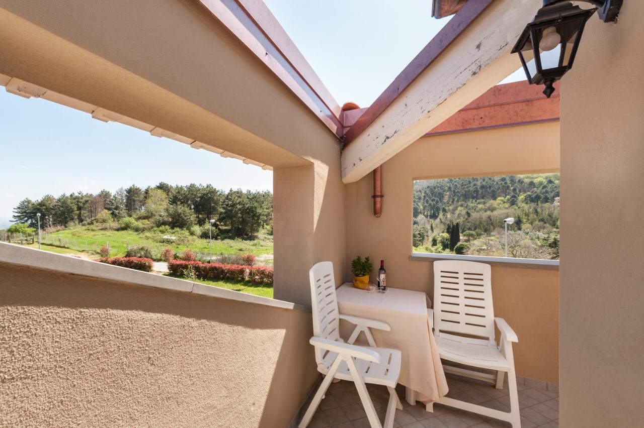 Apartamento Le Residenze Chianni Exterior foto